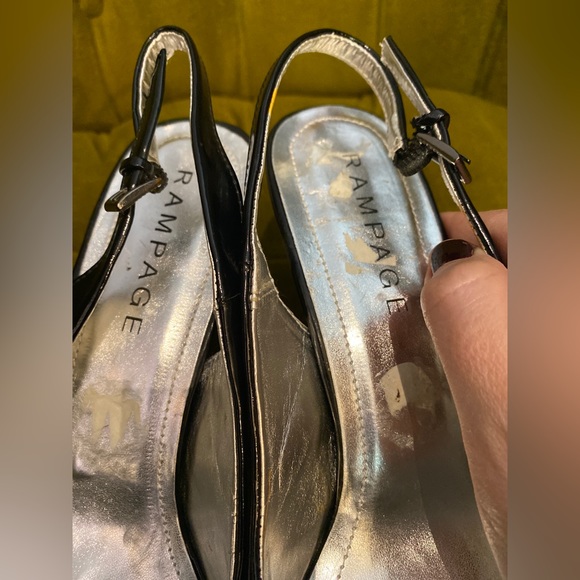 Shiny ruffle bow kitten heels. Size 10 - Picture 8 of 10